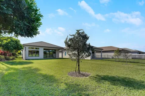 9223 Mountain Pine Grove Boynton Beach FL 33473
