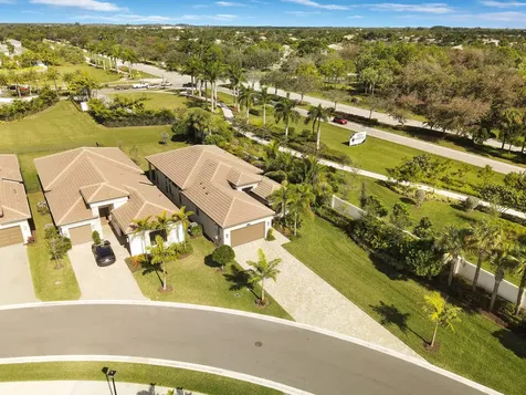 9223 Mountain Pine Grove Boynton Beach FL 33473