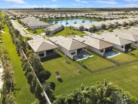 9223 Mountain Pine Grove Boynton Beach FL 33473