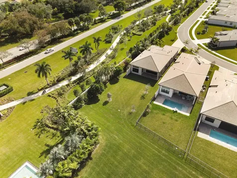 9223 Mountain Pine Grove Boynton Beach FL 33473