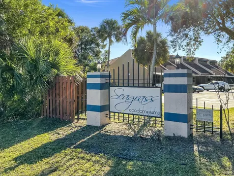 2432 Se Garden Terrace Port Saint Lucie FL 34952