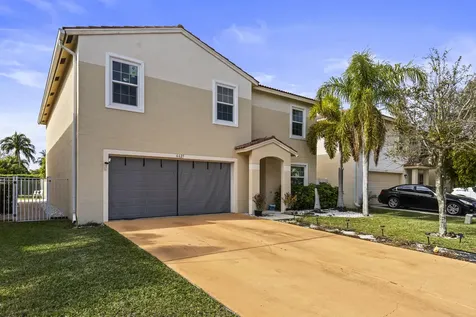 6627 Rainwood Cove Lane Lake Worth FL 33463
