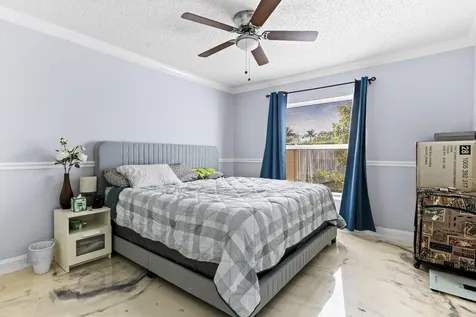6627 Rainwood Cove Lane Lake Worth FL 33463
