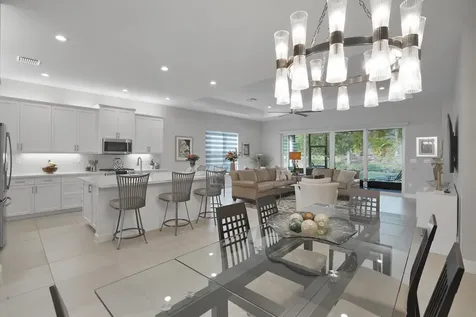 9571 Portugese Pine Grove Boynton Beach FL 33473
