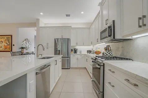 9571 Portugese Pine Grove Boynton Beach FL 33473