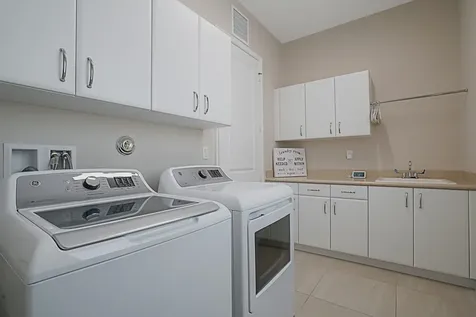9571 Portugese Pine Grove Boynton Beach FL 33473