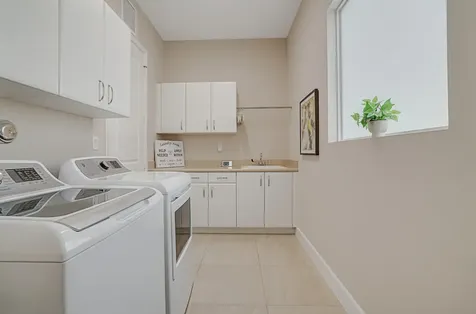 9571 Portugese Pine Grove Boynton Beach FL 33473