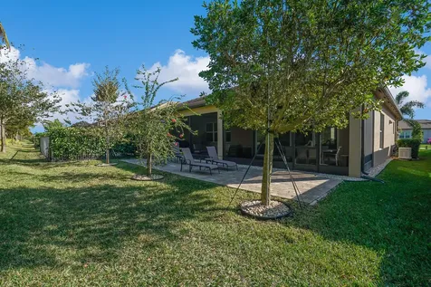9571 Portugese Pine Grove Boynton Beach FL 33473