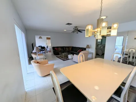 2454 Nw 9th Street Delray Beach FL 33445