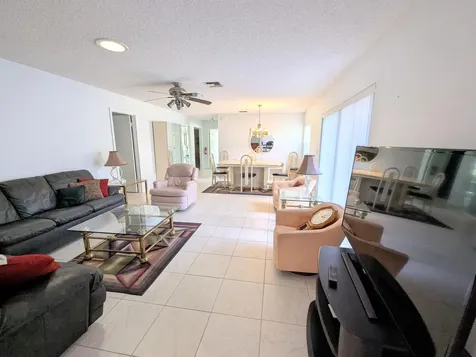 2454 Nw 9th Street Delray Beach FL 33445