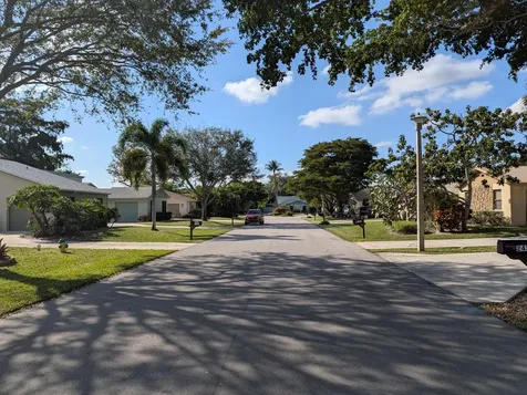 2454 Nw 9th Street Delray Beach FL 33445
