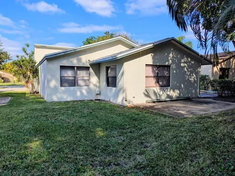 2454 Nw 9th Street Delray Beach FL 33445