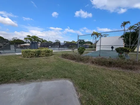 2454 Nw 9th Street Delray Beach FL 33445