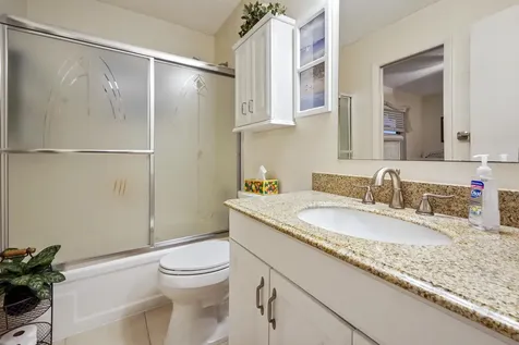 2088 Sw 14th Avenue Boynton Beach FL 33426
