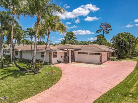 413 N Country Club Drive Atlantis FL 33462