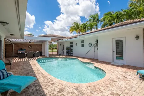 413 N Country Club Drive Atlantis FL 33462