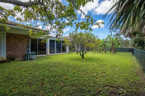 413 N Country Club Drive Atlantis FL 33462