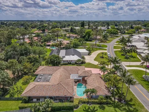413 N Country Club Drive Atlantis FL 33462