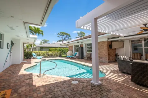 413 N Country Club Drive Atlantis FL 33462