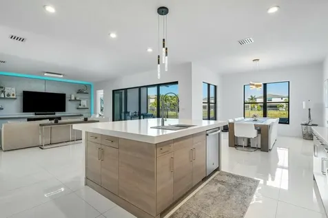 8263 Oceanus Drive Boca Raton FL 33496