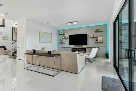 8263 Oceanus Drive Boca Raton FL 33496