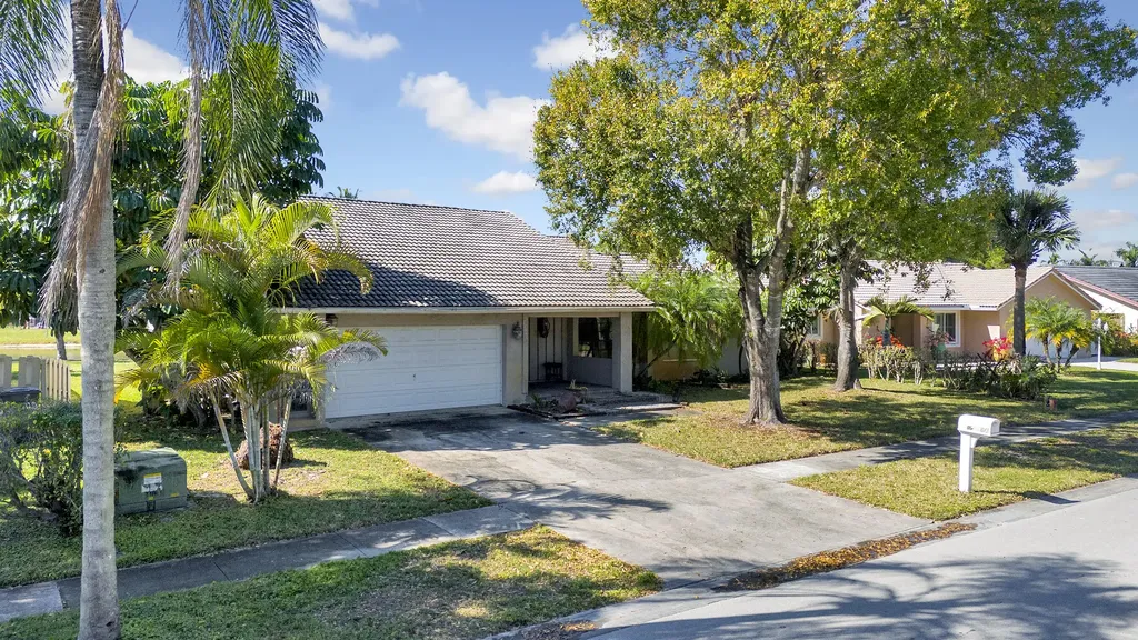 21363 Chinaberry Drive Boca Raton FL 33428