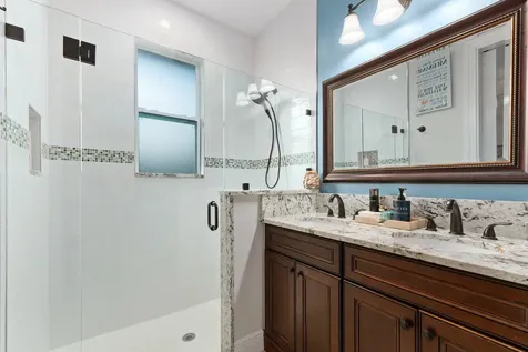 1305 Se Sea Oat Lane Stuart FL 34996