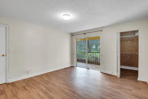 5900 Nw 44th Street Lauderhill FL 33319