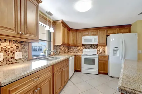 49019 Inauga Bay Boynton Beach FL 33436