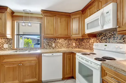 49019 Inauga Bay Boynton Beach FL 33436