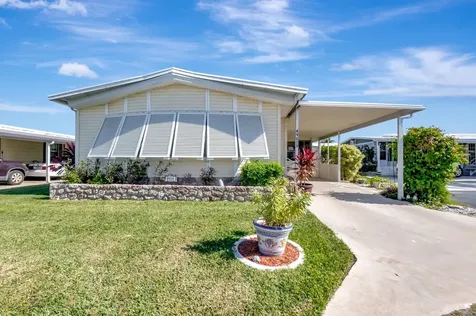 49019 Inauga Bay Boynton Beach FL 33436