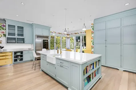 710 S County Road Palm Beach FL 33480