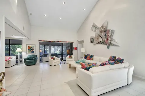 12 Clubhouse Lane Boynton Beach FL 33436