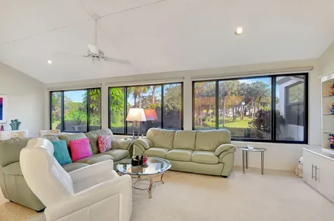 12 Clubhouse Lane Boynton Beach FL 33436