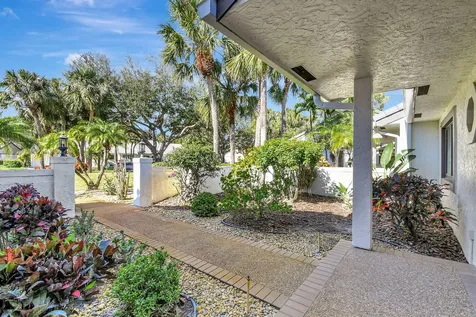 12 Clubhouse Lane Boynton Beach FL 33436