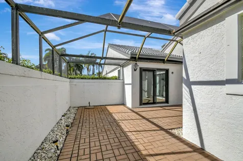 12 Clubhouse Lane Boynton Beach FL 33436