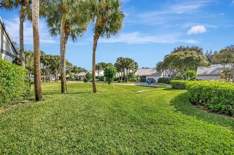 12 Clubhouse Lane Boynton Beach FL 33436