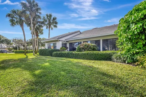 12 Clubhouse Lane Boynton Beach FL 33436