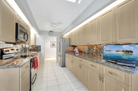 12 Clubhouse Lane Boynton Beach FL 33436