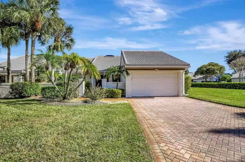 12 Clubhouse Lane Boynton Beach FL 33436