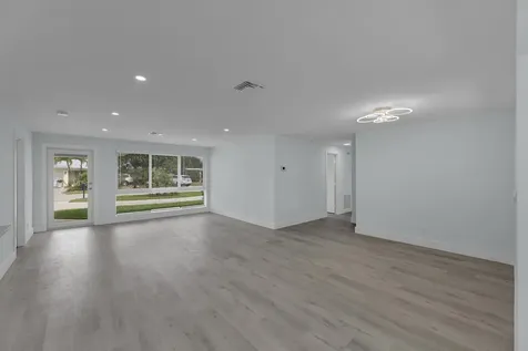 260 Ne 28th Terrace Boca Raton FL 33431