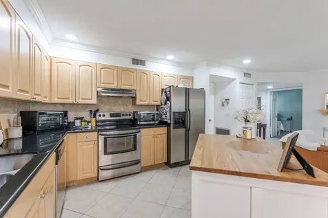 5580 Coach House Circle Boca Raton FL 33486