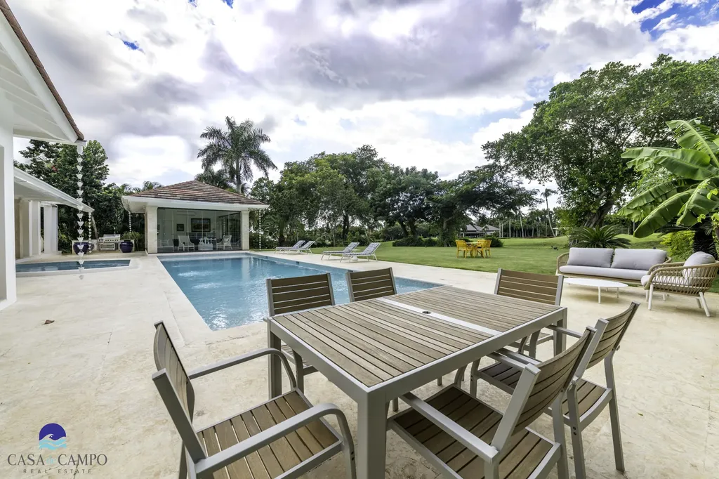 5 Las Palmas Casa de Campo DR 22000