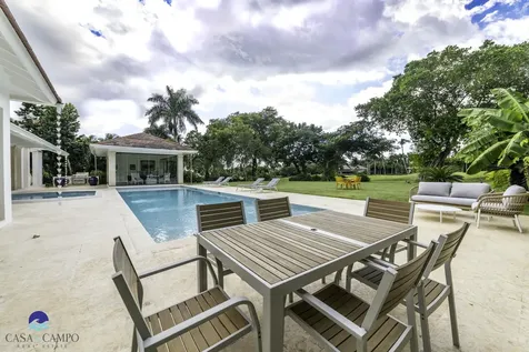 5 Las Palmas Casa de Campo DR 22000
