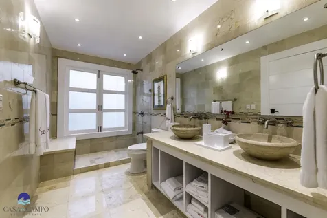 5 Las Palmas Casa de Campo DR 22000
