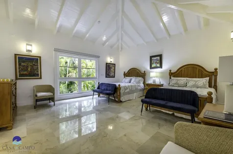 5 Las Palmas Casa de Campo DR 22000