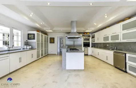 5 Las Palmas Casa de Campo DR 22000