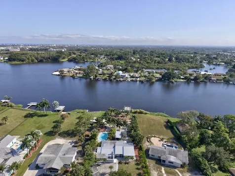 6604 Eastview Drive Lake Worth FL 33462