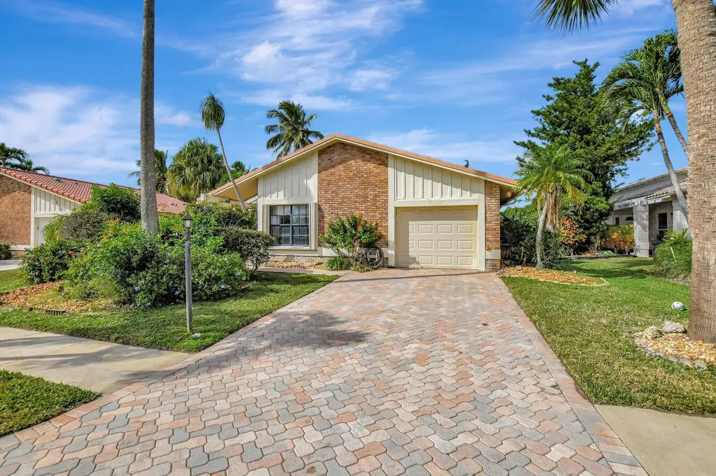 19563 Sea Pines Way Boca Raton FL 33498