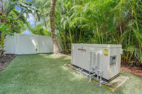 200 Nw 10th Street Boca Raton FL 33432